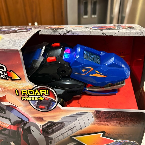 VTech 3 RESCUE VEHICLES transform into T-REX SWITCH & GO 3-IN-1 RESC REX - Picture 4 of 8